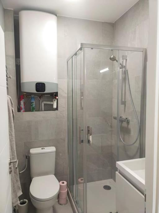 Apartament 2 Piece Avec Terrasse Ensoleille Suresnes Zewnętrze zdjęcie