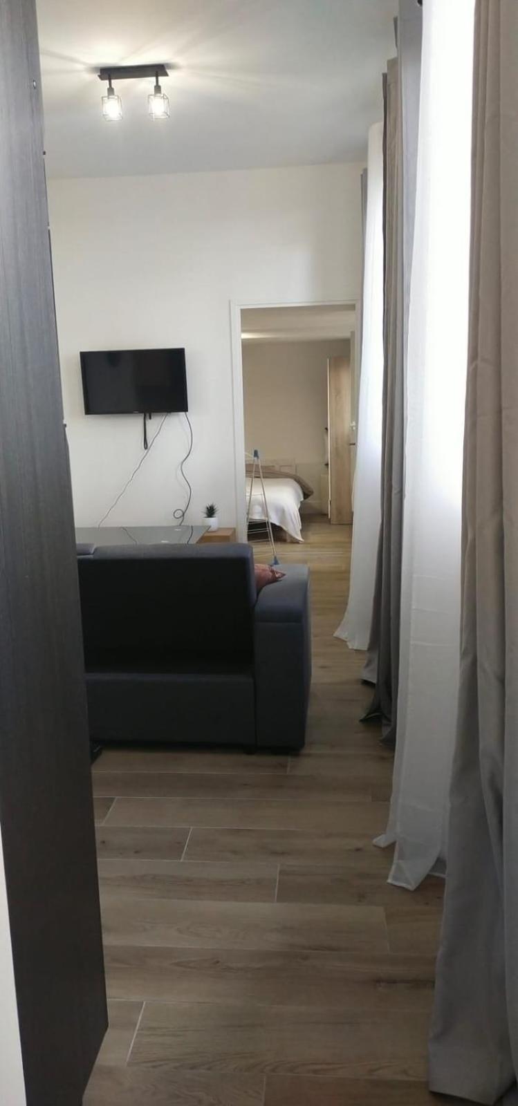 Apartament 2 Piece Avec Terrasse Ensoleille Suresnes Zewnętrze zdjęcie