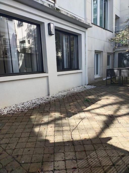 Apartament 2 Piece Avec Terrasse Ensoleille Suresnes Zewnętrze zdjęcie