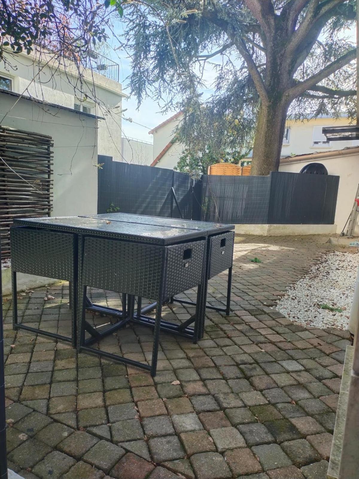 Apartament 2 Piece Avec Terrasse Ensoleille Suresnes Zewnętrze zdjęcie